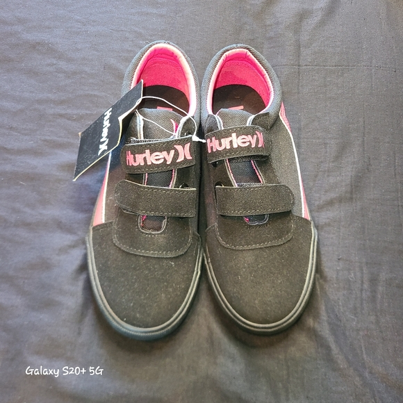 Hurley - Picture 3 of 7